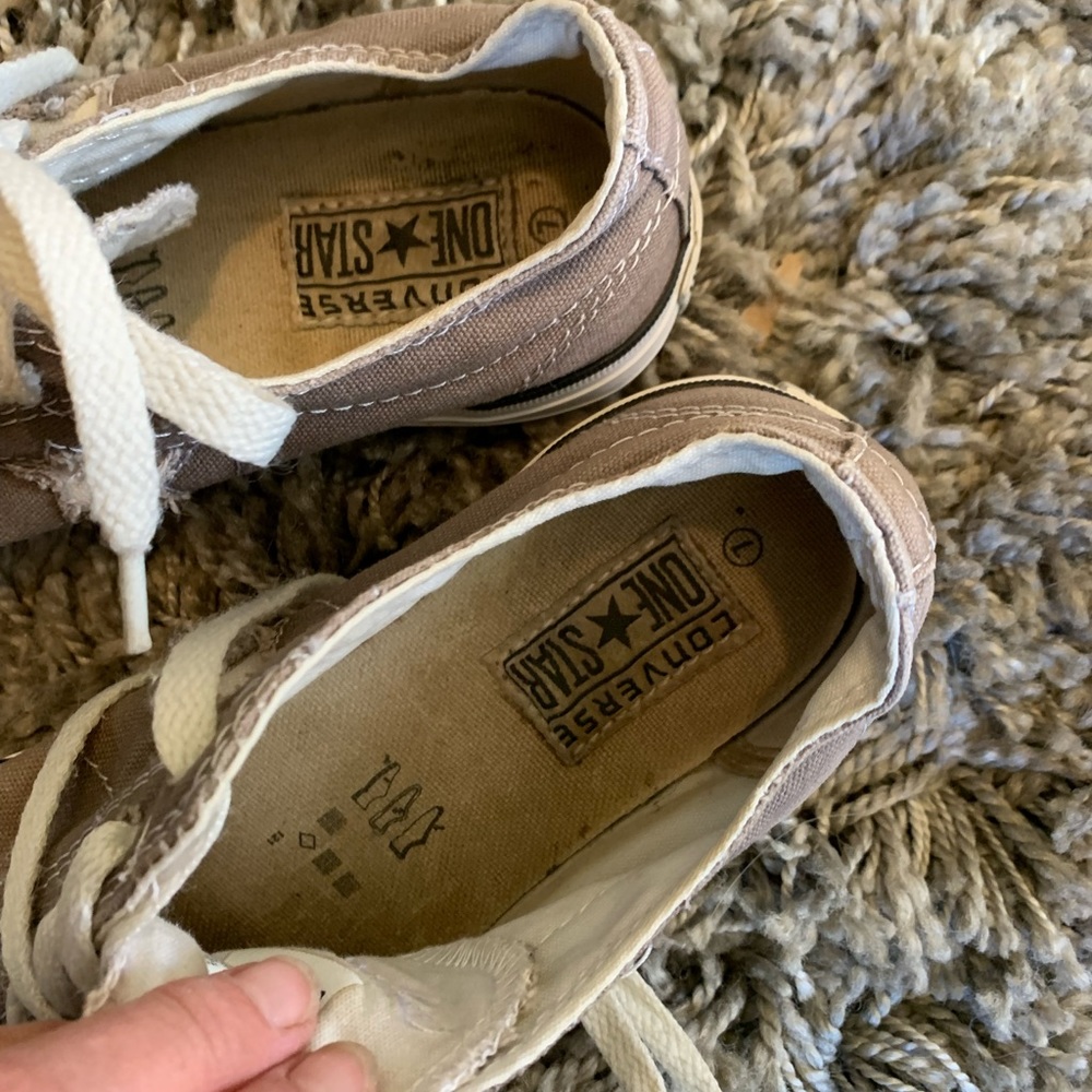 Converse - Picture 2 of 3